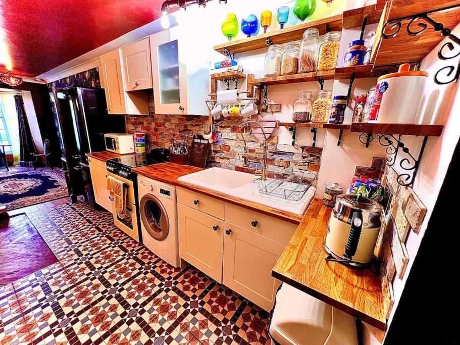 Apartment - Quirky Me1 Рочестер Экстерьер фото